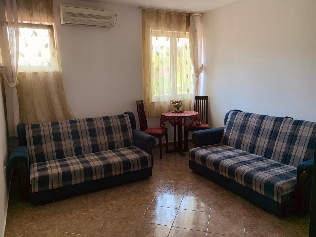 Apartmani Mina Херцег-Нови Экстерьер фото